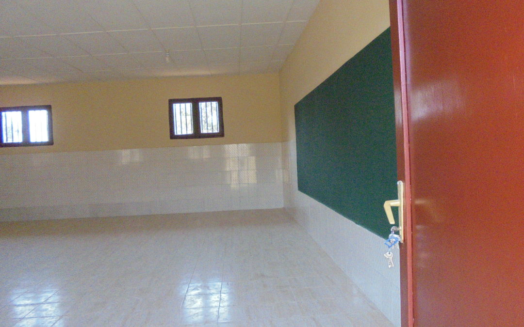 Construcción de un aula en la Escuela  «Mwenze A Velela»