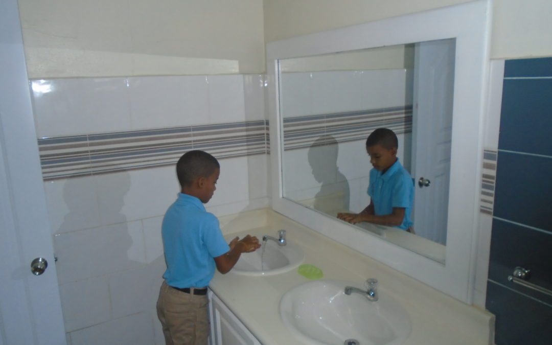 Renovación de los servicios higiénico-sanitarios en el Centro Educacional «Elupina Cordero»