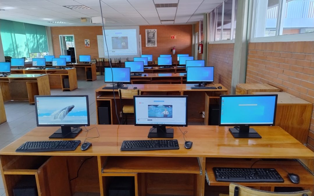 Dotación de ordenadores para la Escuela «Carmen Sallés»